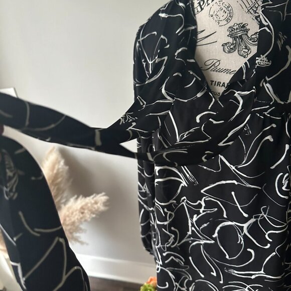 DKNY Black and White Abstract Print Blouse with Tie Detail - Size XL - Picture 2 of 3